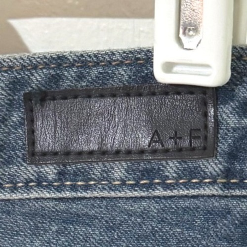 Vintage Abercrombie & Fitch Womens Medium Wash Raw Hem Denim Mini Skirt Size 27 - Picture 3 of 4